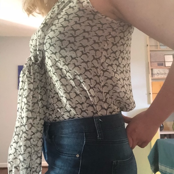 Anthro Zebra Top 💕 - Picture 2 of 8